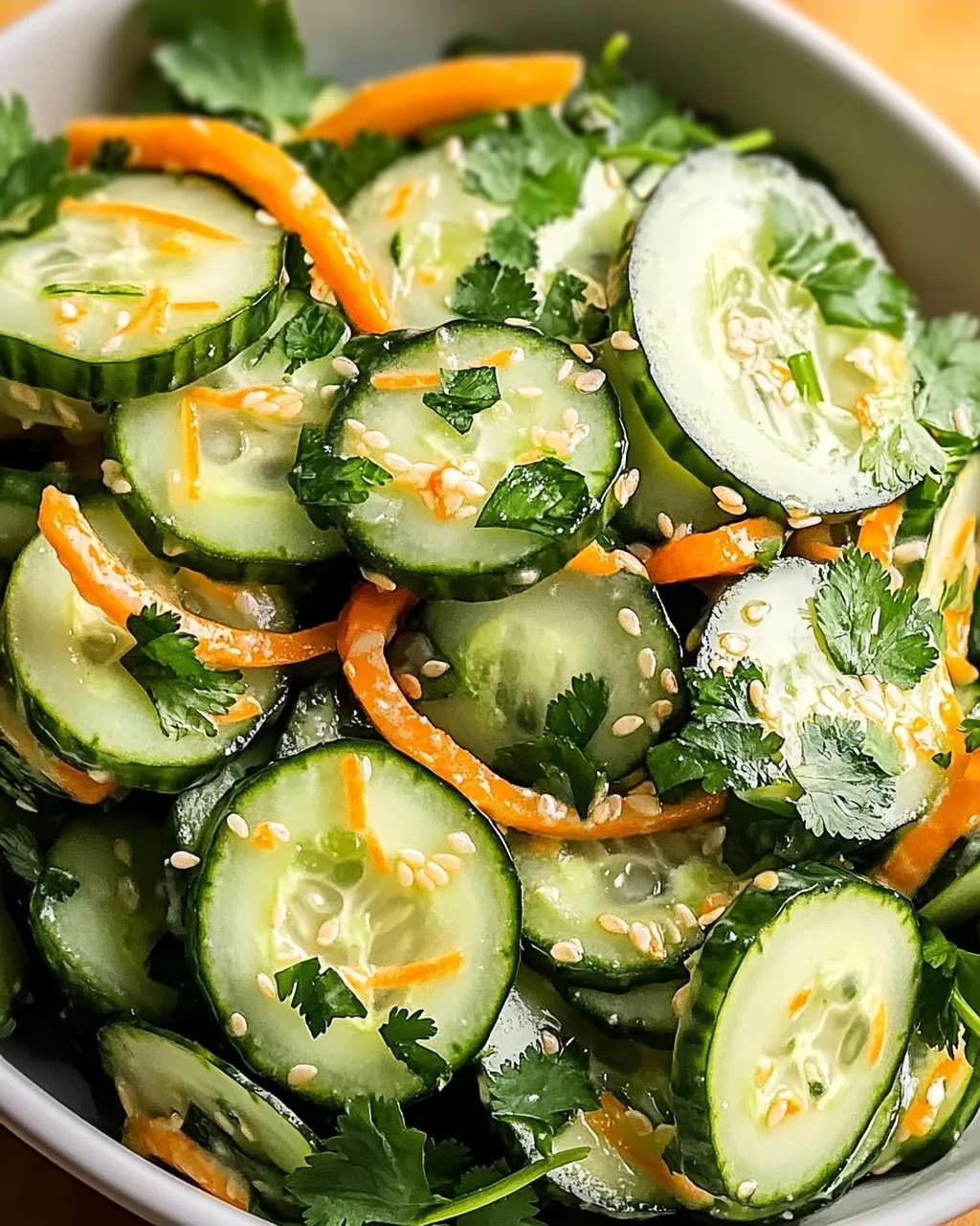 Erfrischender Asiatischer Gurkensalat für den Sommer!