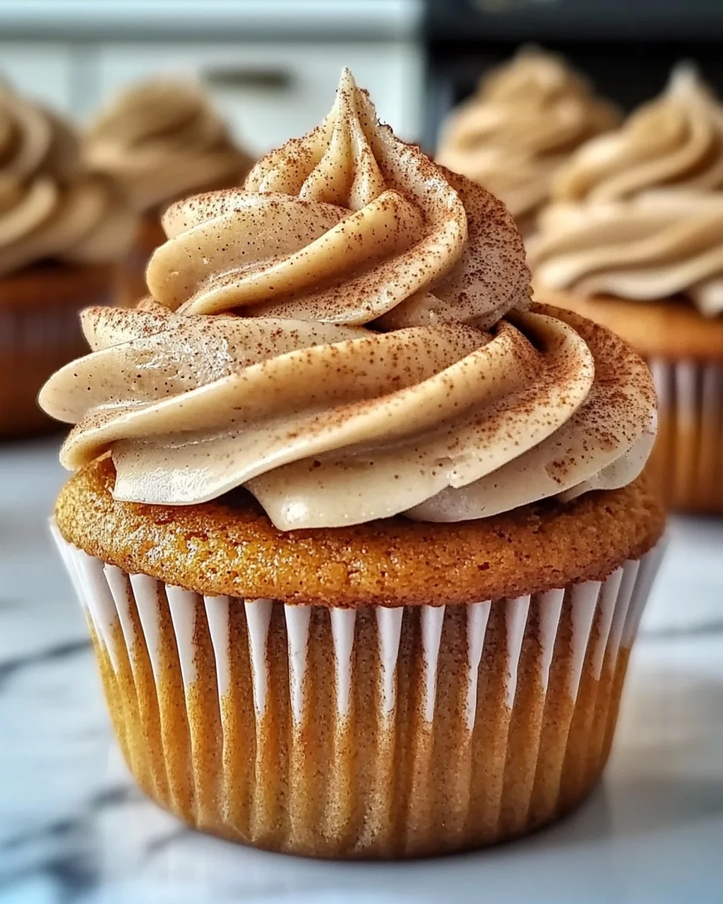 Kürbis Chai Cupcakes mit braunem Zucker Frosting