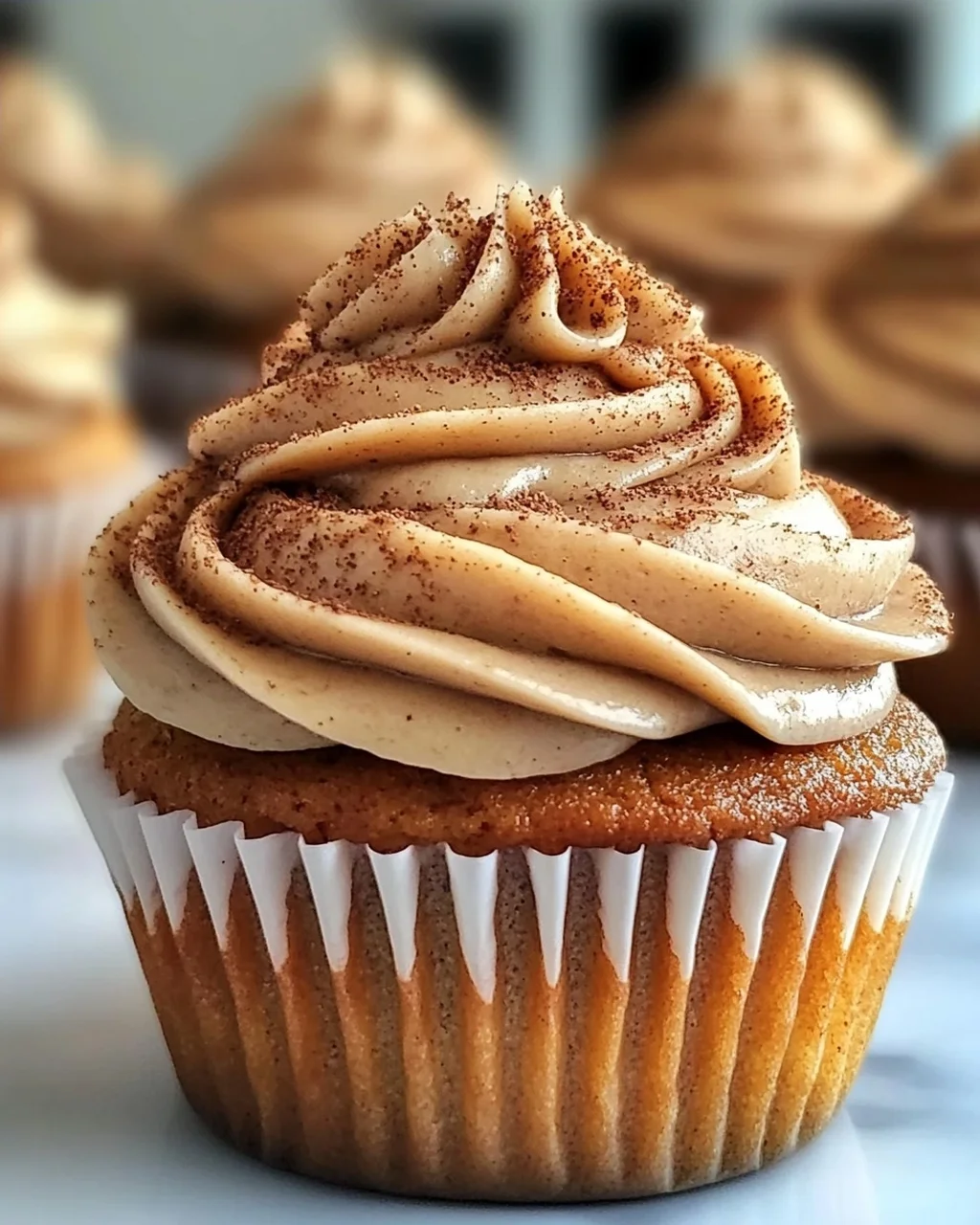 Kürbis Chai Cupcakes mit braunem Zucker Frosting